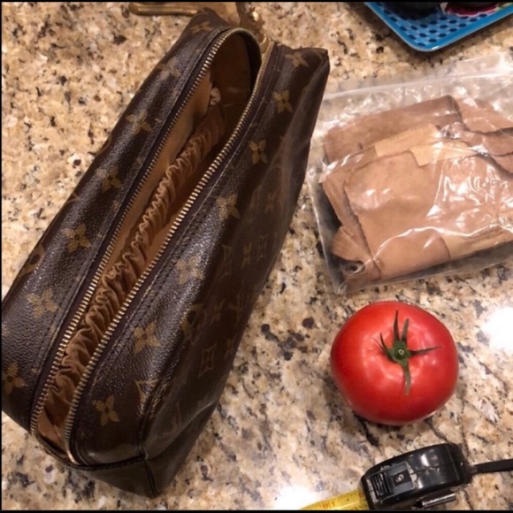 LOUIS VUITTON Trousse 28 - Picture 7 of 9